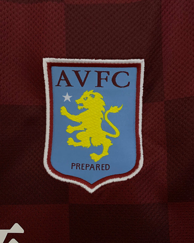 Aston Villa football shirt 2011/12 con design a scacchi