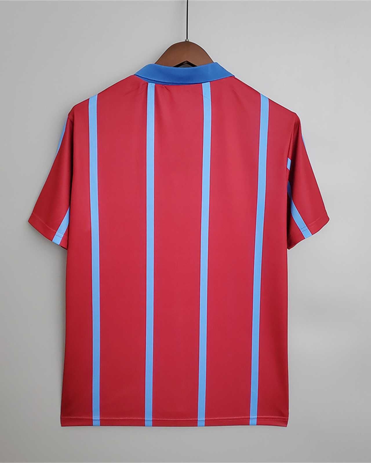 Dettaglio tessuto Aston Villa jersey vintage Premier League