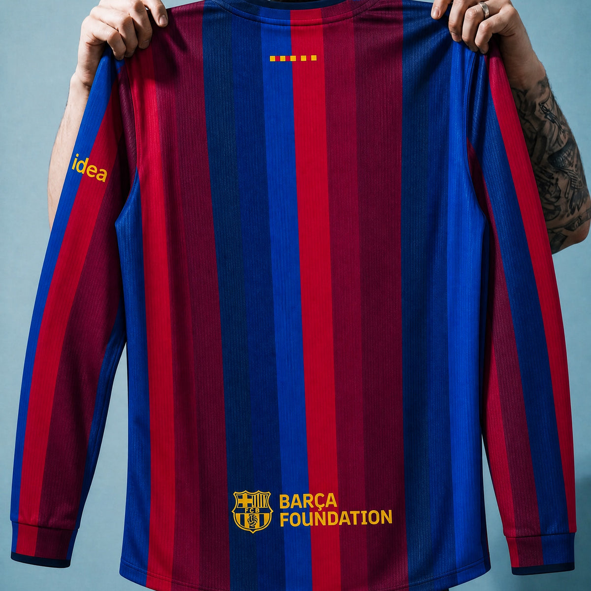 Maglia Barcellona 2026/27 home manica lunga vista posteriore dettaglio tessuto
