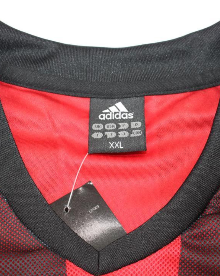 Colletto classico maglia Milan primi anni Duemila