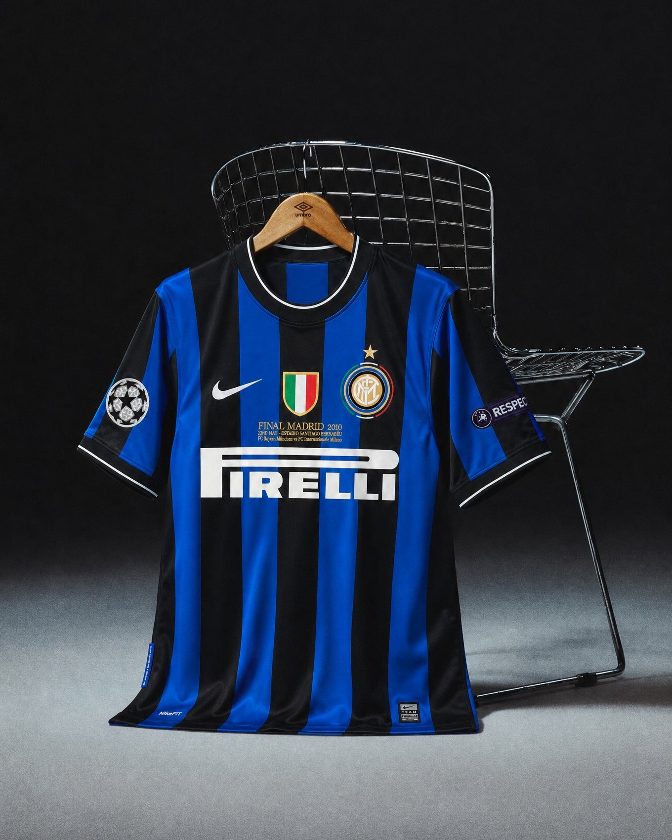 Dettaglio logo Inter su maglia 2009/10