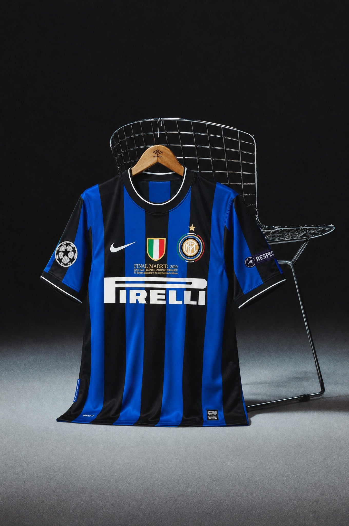Dettaglio logo Inter su maglia 2009/10