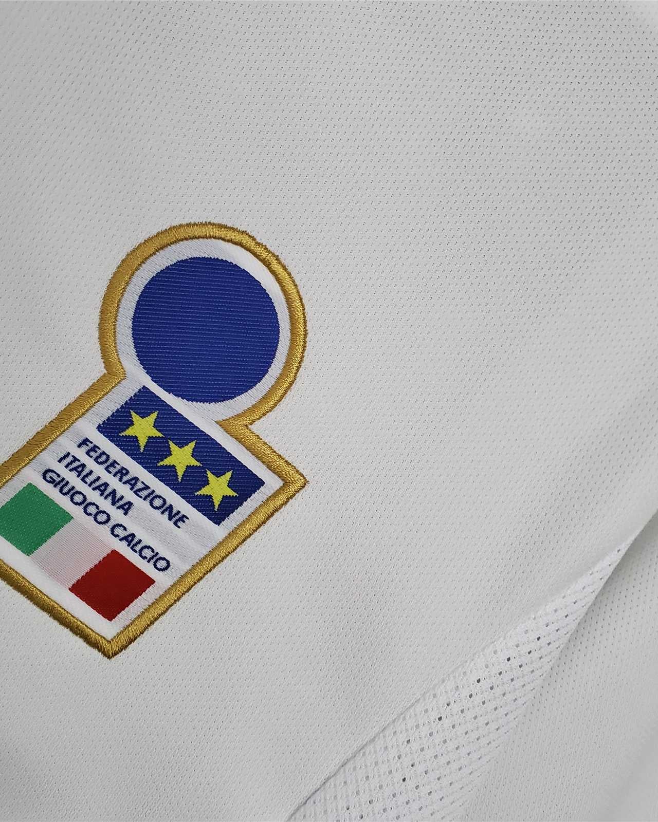 Dettaglio logo Italia 1996.