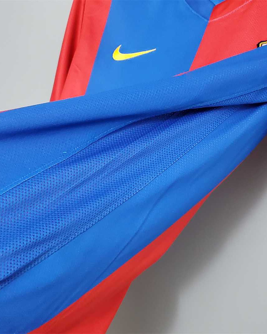 Dettaglio manica maglia Barcellona 2006/07 con logo Nike