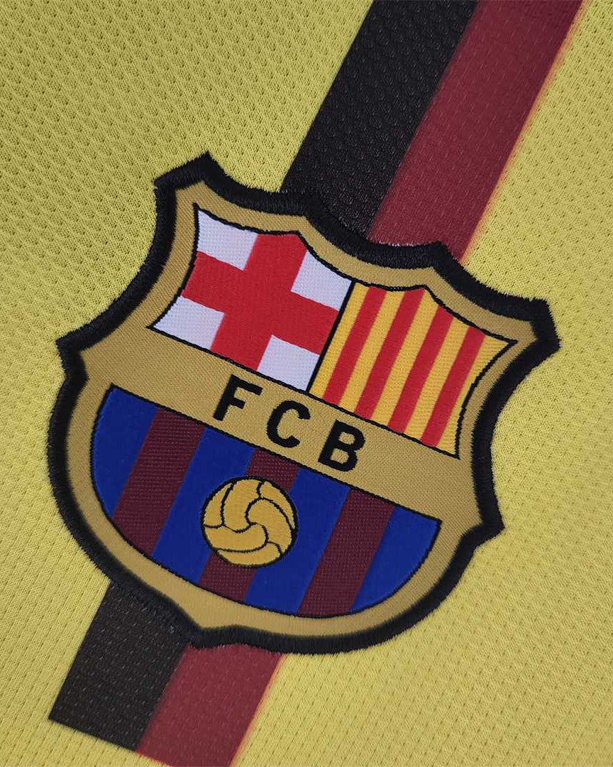 Dettaglio stemma FC Barcelona maglia away 2008/09 manica lunga
