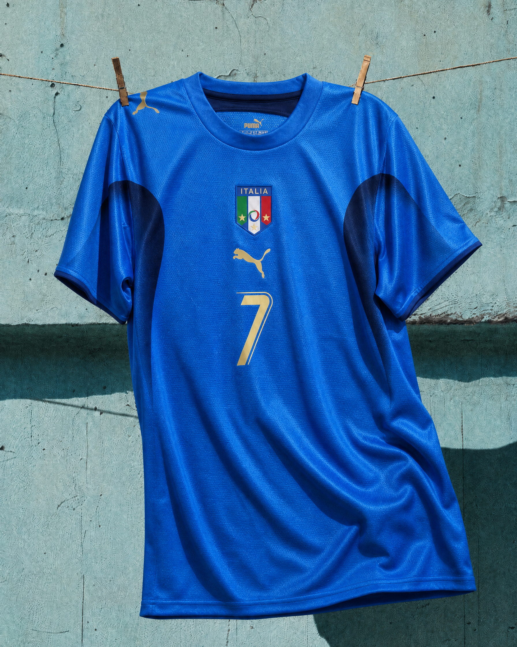 Dettaglio stemma FWC su maglia 2006 home