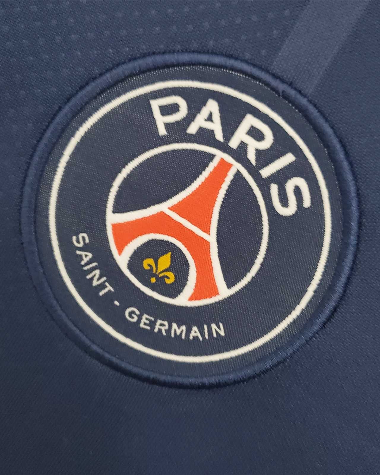Dettaglio stemma Paris Saint-Germain maglia home 2021/22