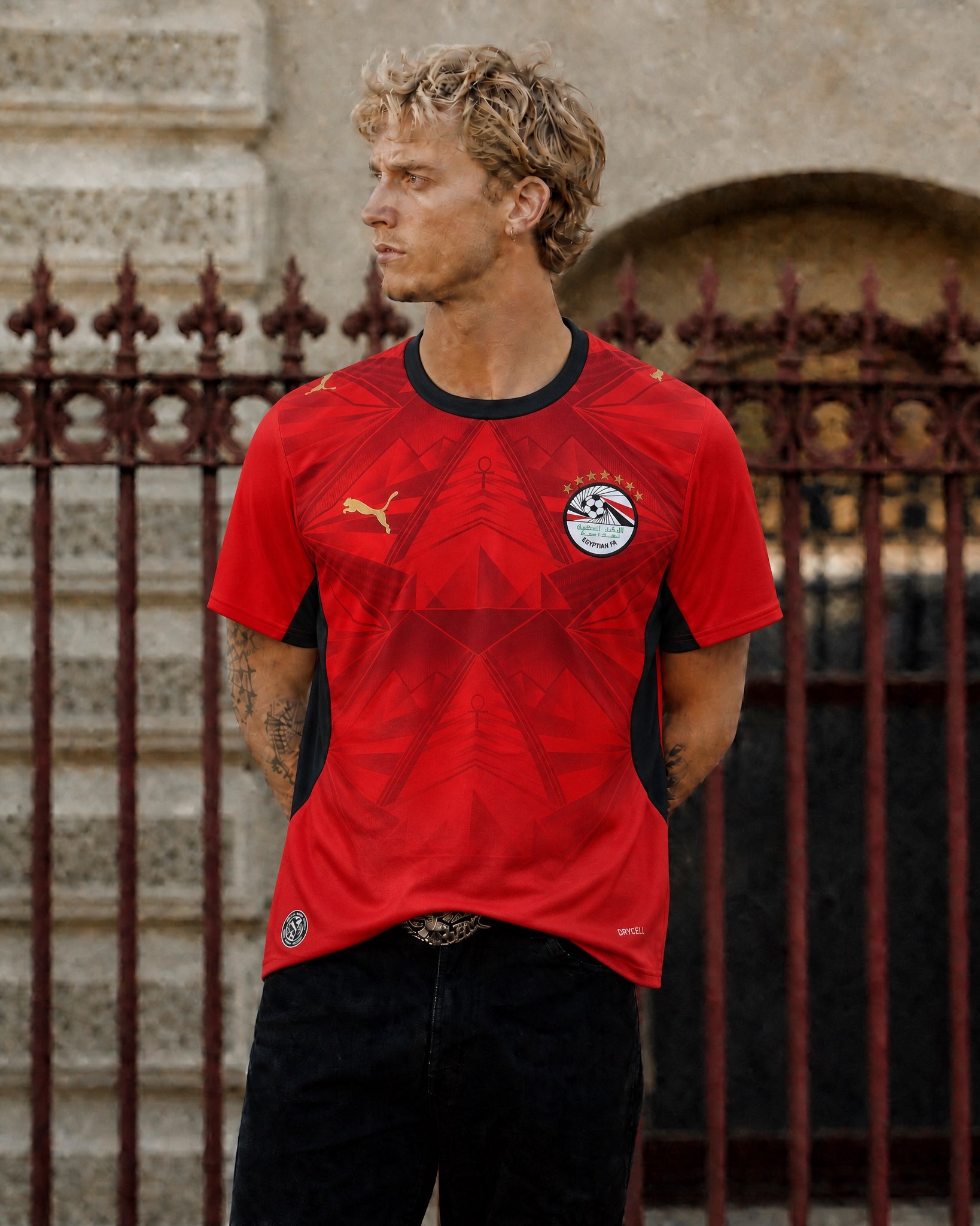 Maglia Egitto Home 2026 World Cup con design grafico frontale
