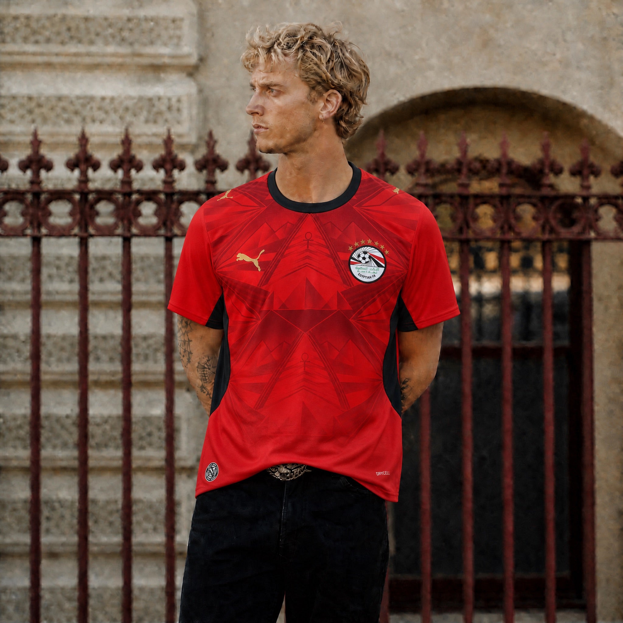 Maglia Egitto Home 2026 World Cup con design grafico frontale