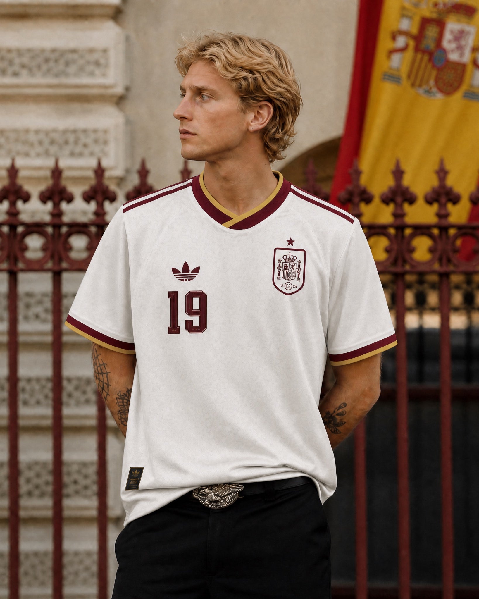 Lamine Yamal indossa la maglia Spagna Away 2026 World Cup Winner.