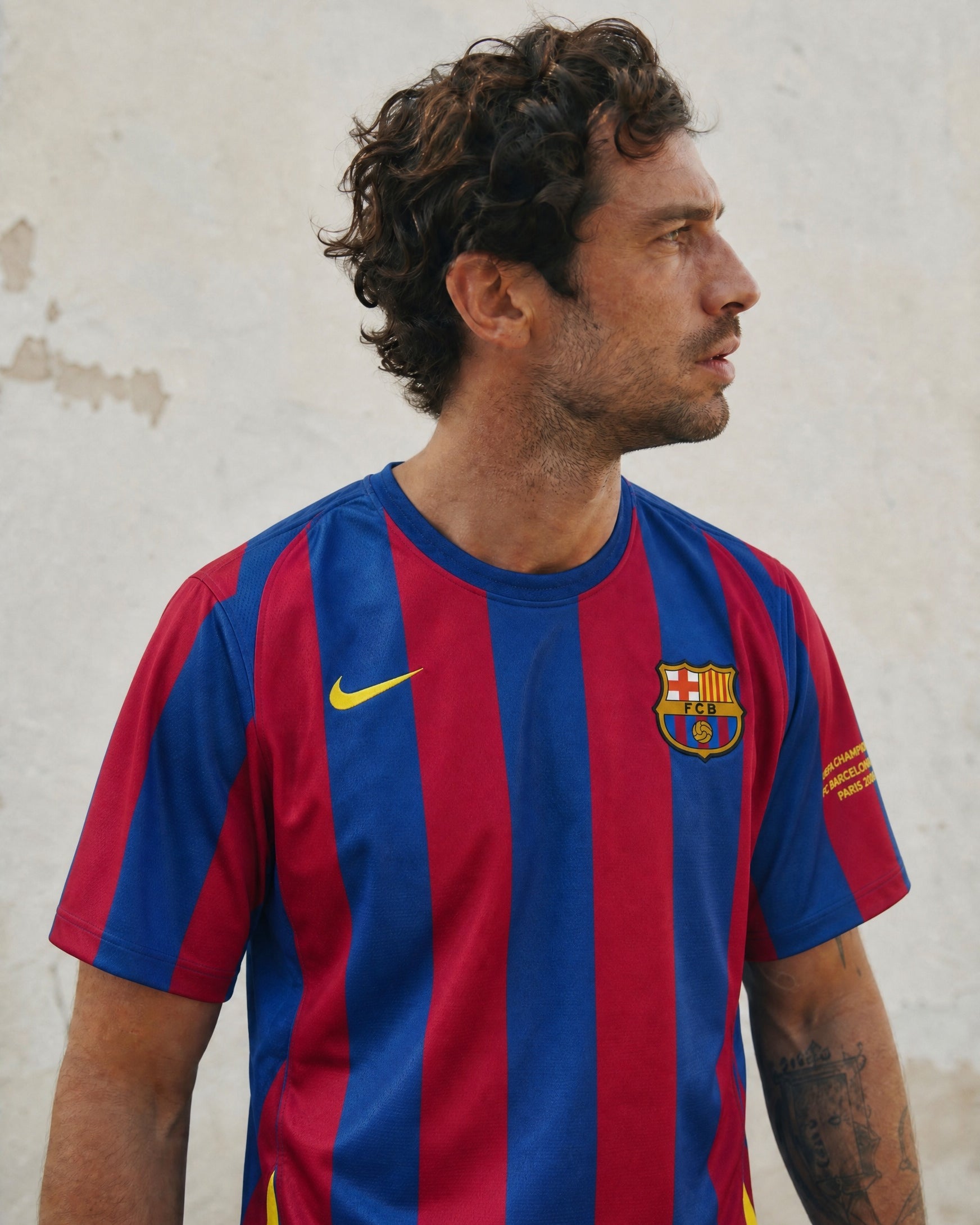 Maglia Barcellona 2005/06 Home vista frontale con patch Champions League
