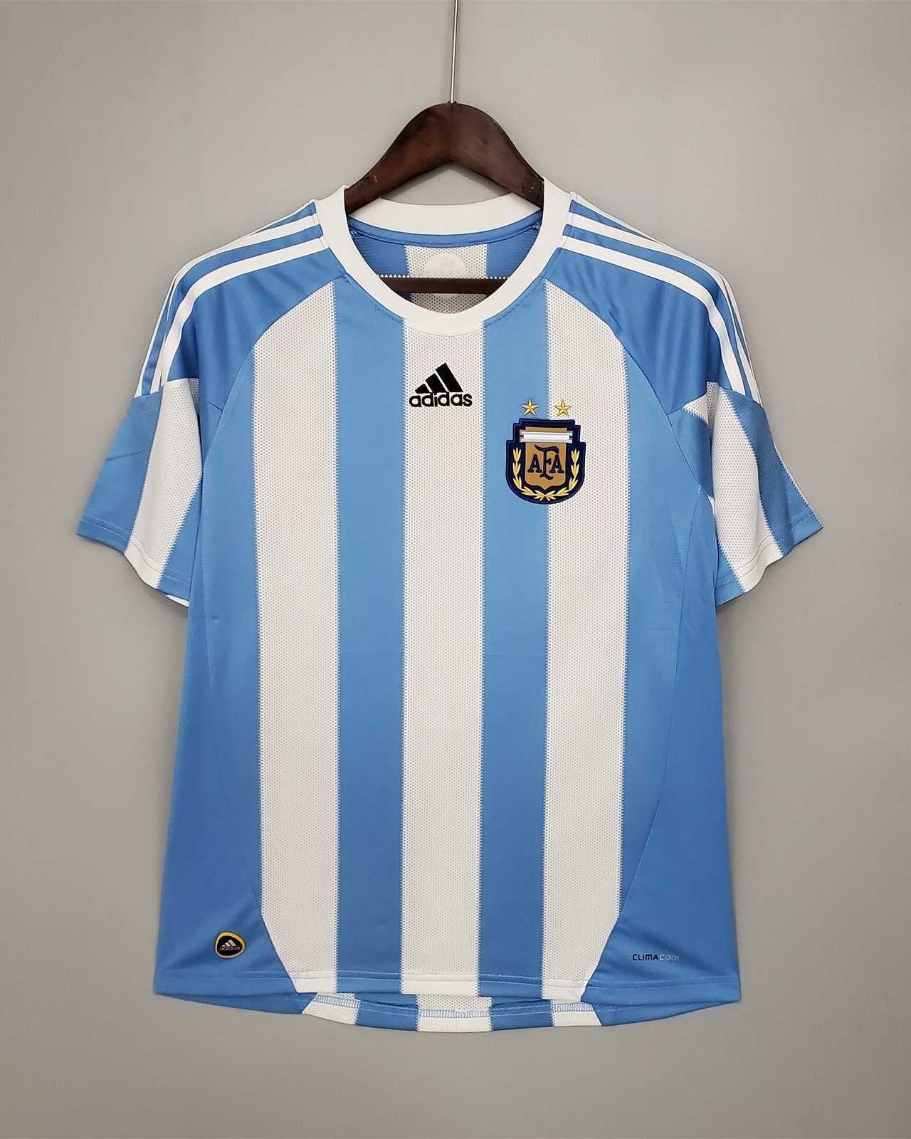 Maglia Argentina 2010 vista frontale strisce bianche azzurre