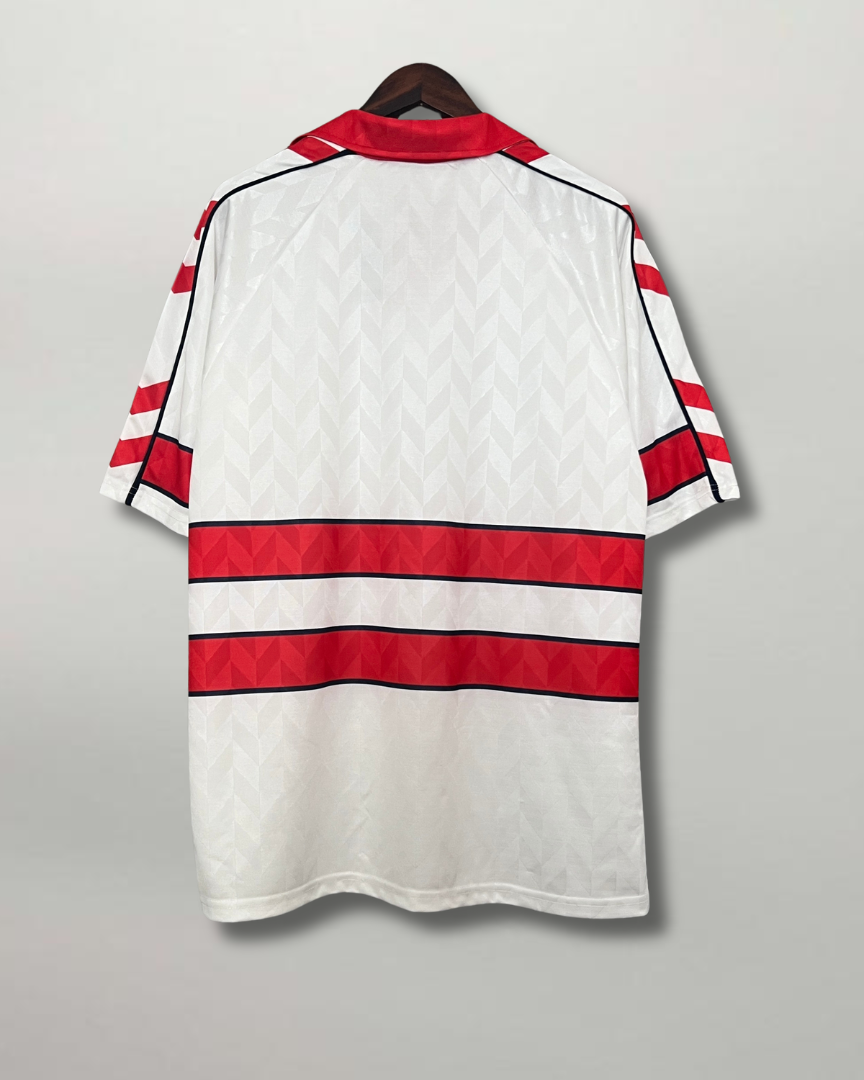 Maglia Danimarca 1988 away retro vista posteriore design pulito chiaro