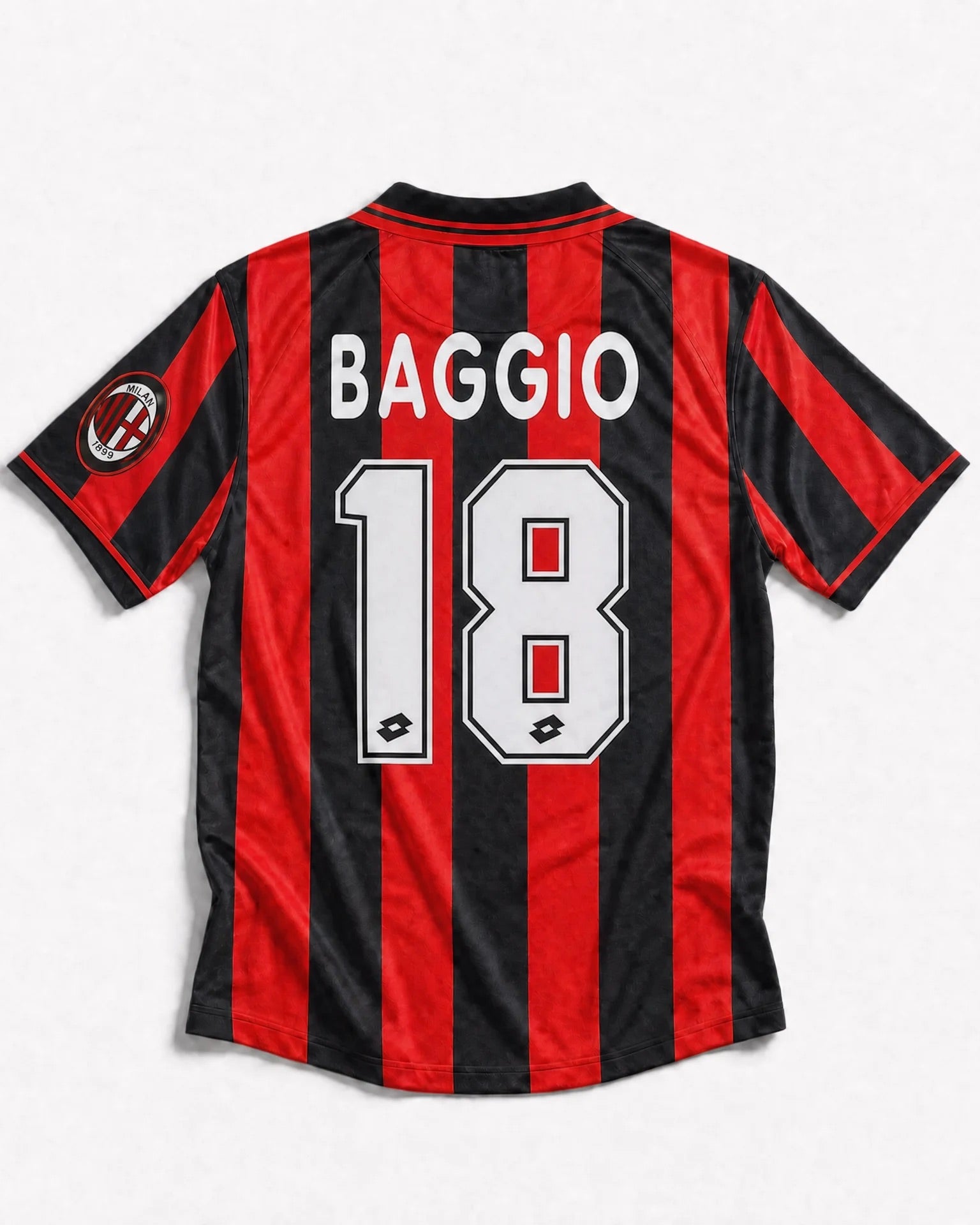 Retro maglia rossonera Milan 1996/97 con nome Baggio e numero 18 argento.