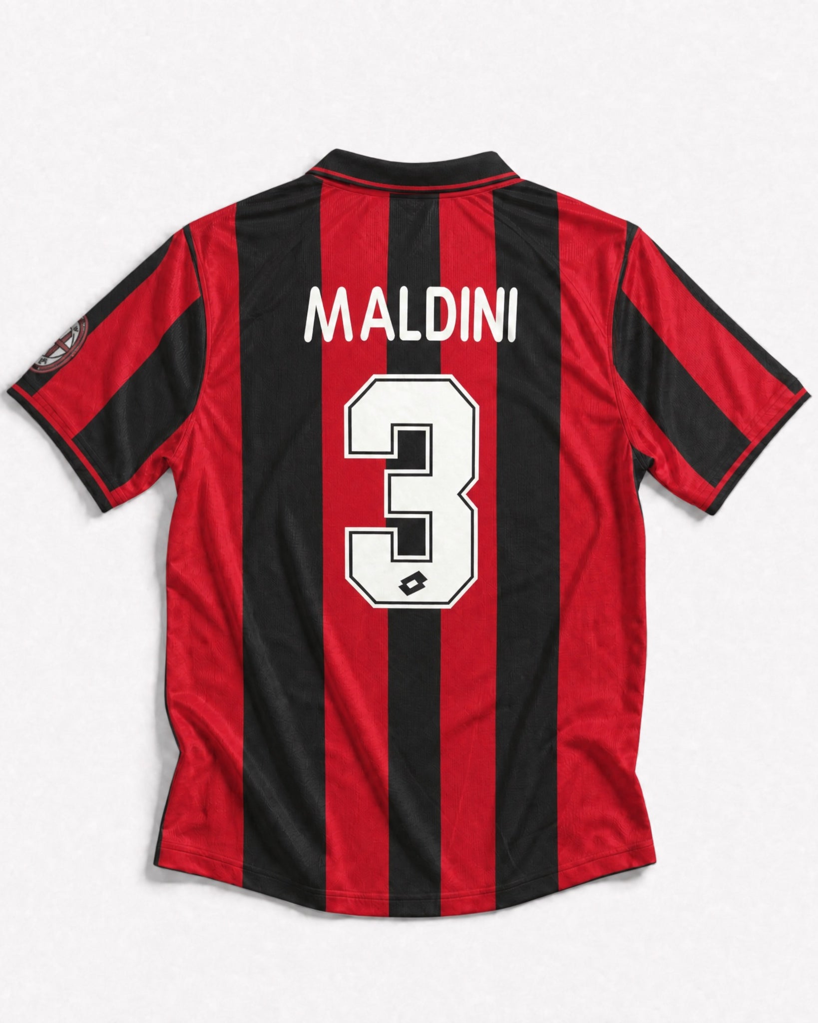 Giocatore Milan stagione 1996/97 con storica maglia home rossonera