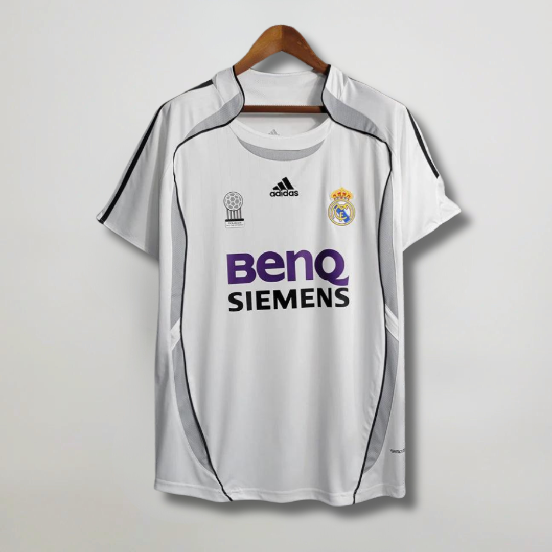 2003/04 Real Madrid Home La Liga Football Shirt (L
