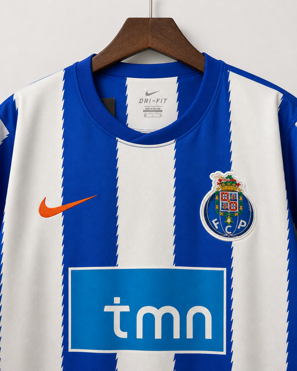 Dettaglio colletto Porto maglia home stagione 2010/11