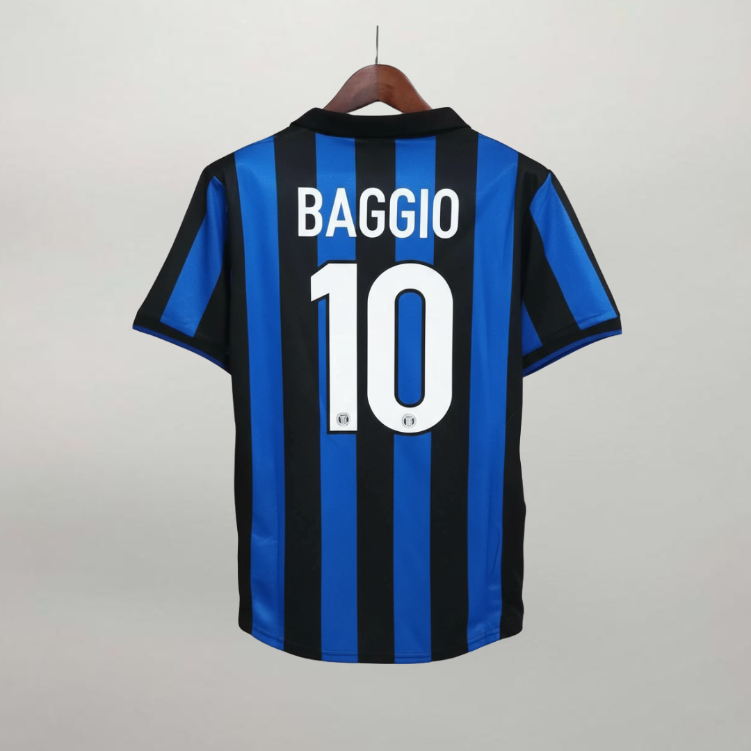 Retro maglia Inter 1998/99 Baggio numero 10 bianco su strisce nerazzurre.