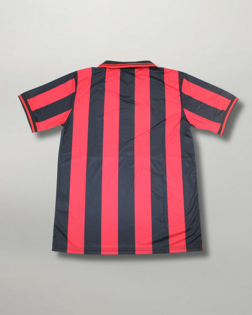 Retro maglia Milan 1997/98 stile calcio italiano vintage