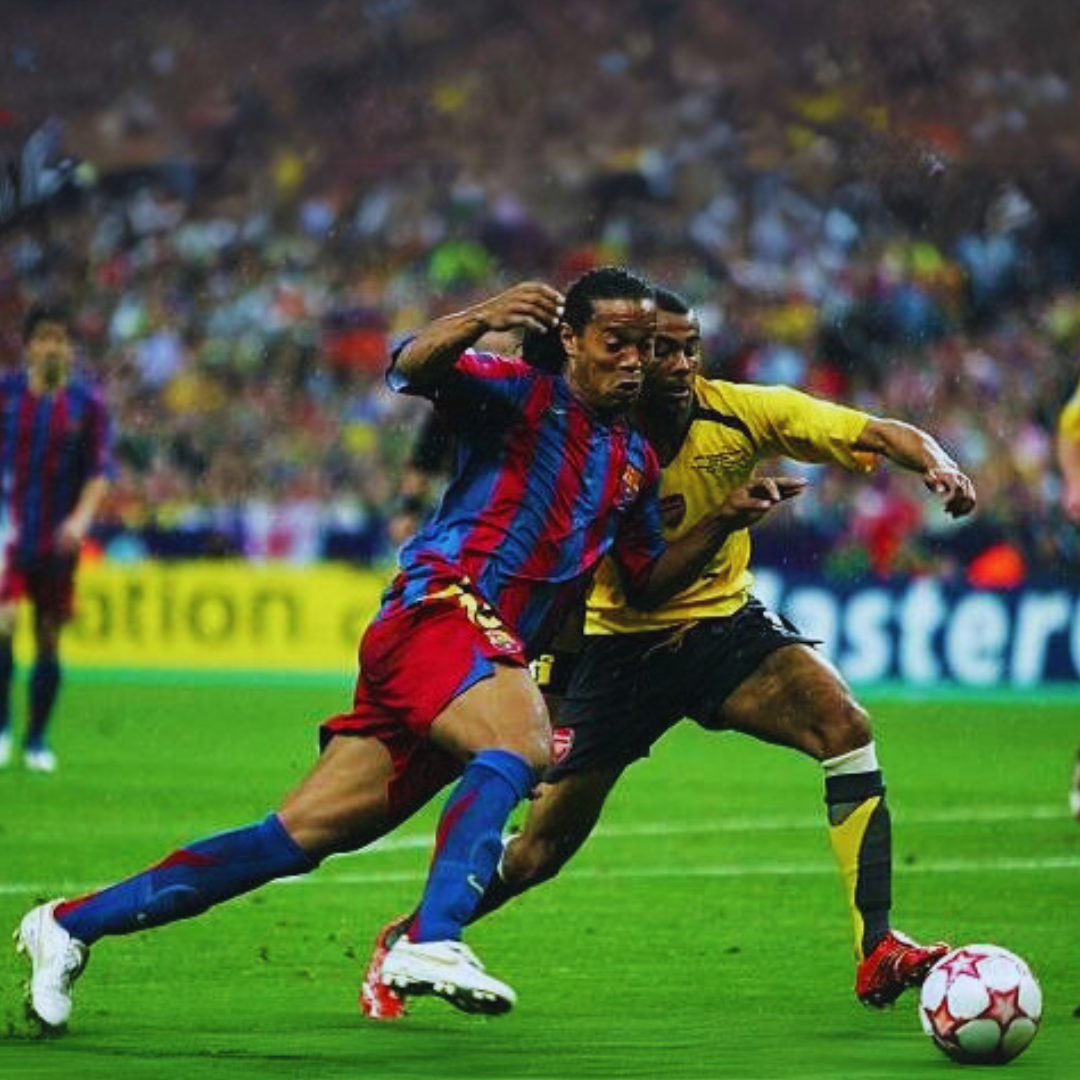Ronaldinho con maglia Barcellona Home 2005/06 durante partita Champions League