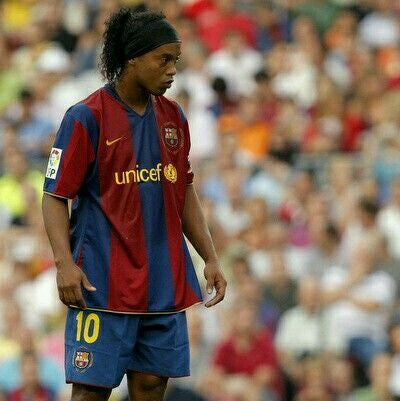 Ronaldinho con maglia Barcellona Home 2007/08 durante partita