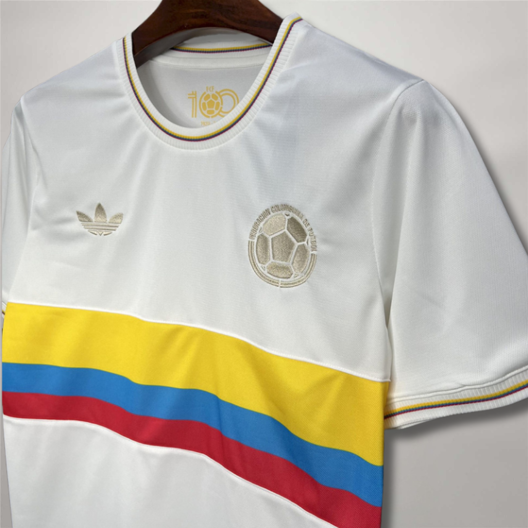 Tessuto maglia Colombia 100 anni close-up con rifiniture dorate