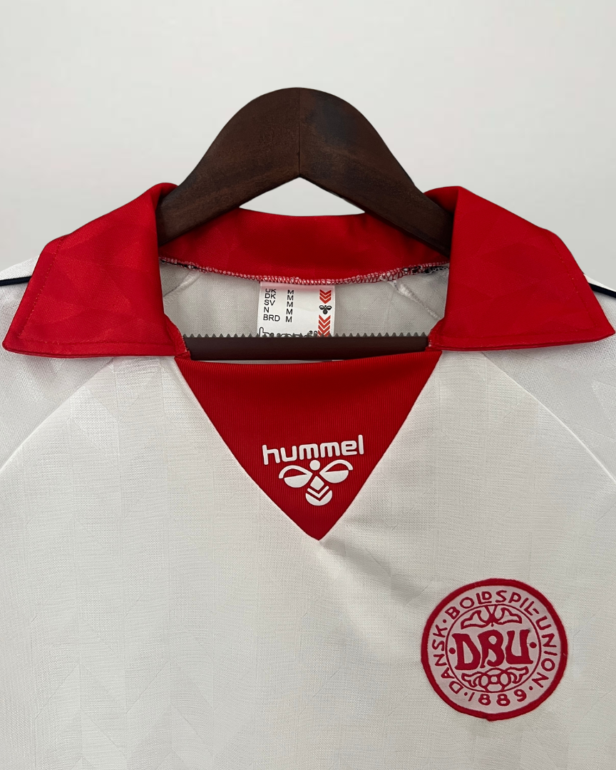 Texture tessuto maglia Danimarca away 2026 con pattern leggero