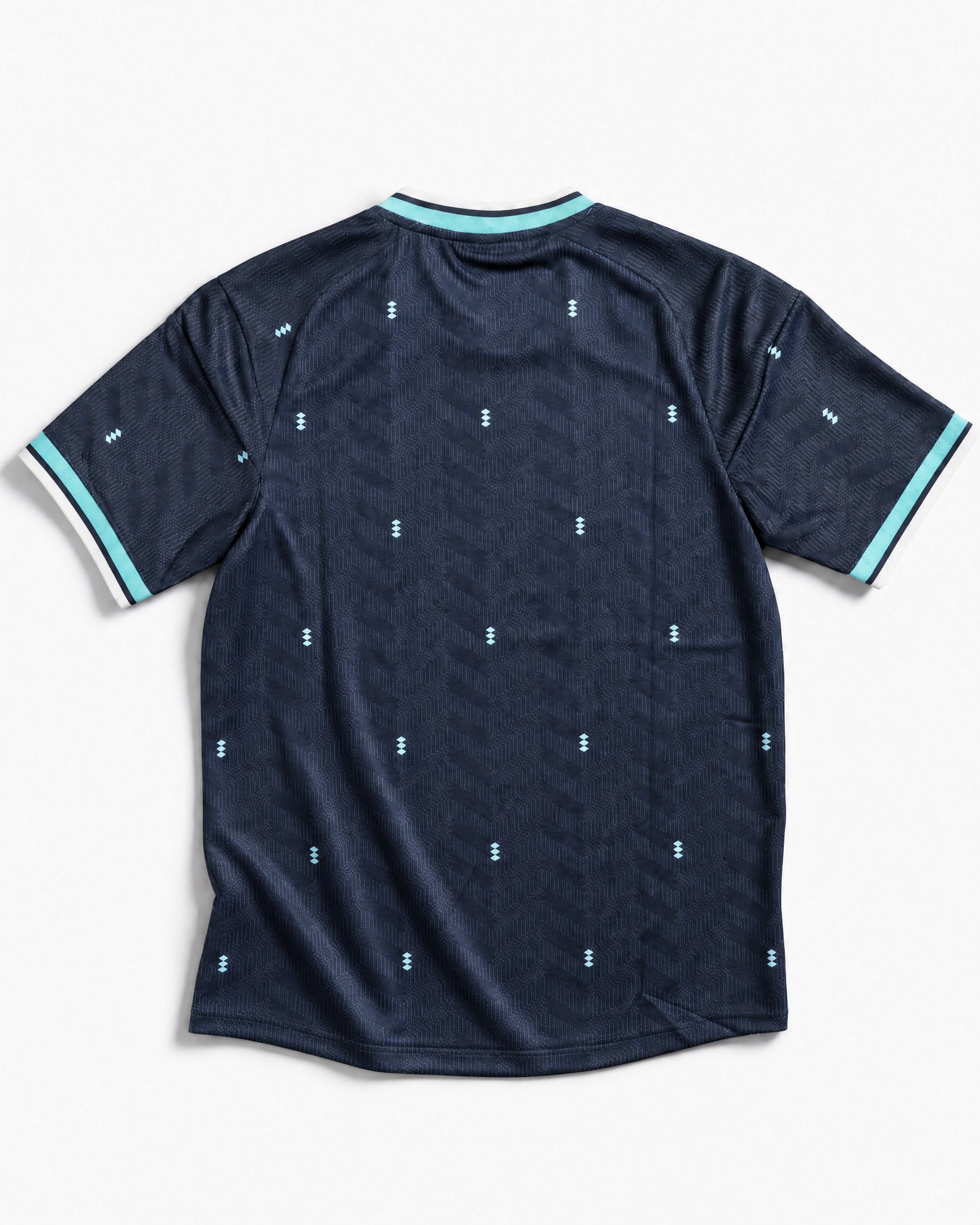 Vista posteriore della maglia da trasferta tedesca 2026 con motivo grafico geometrico all-over