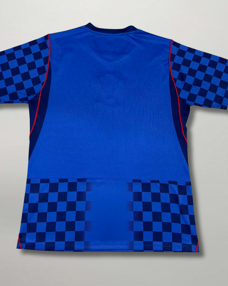 Vista posteriore della seconda divisa croata 2026 blu con trame geometriche all-over e tessuto traspirante