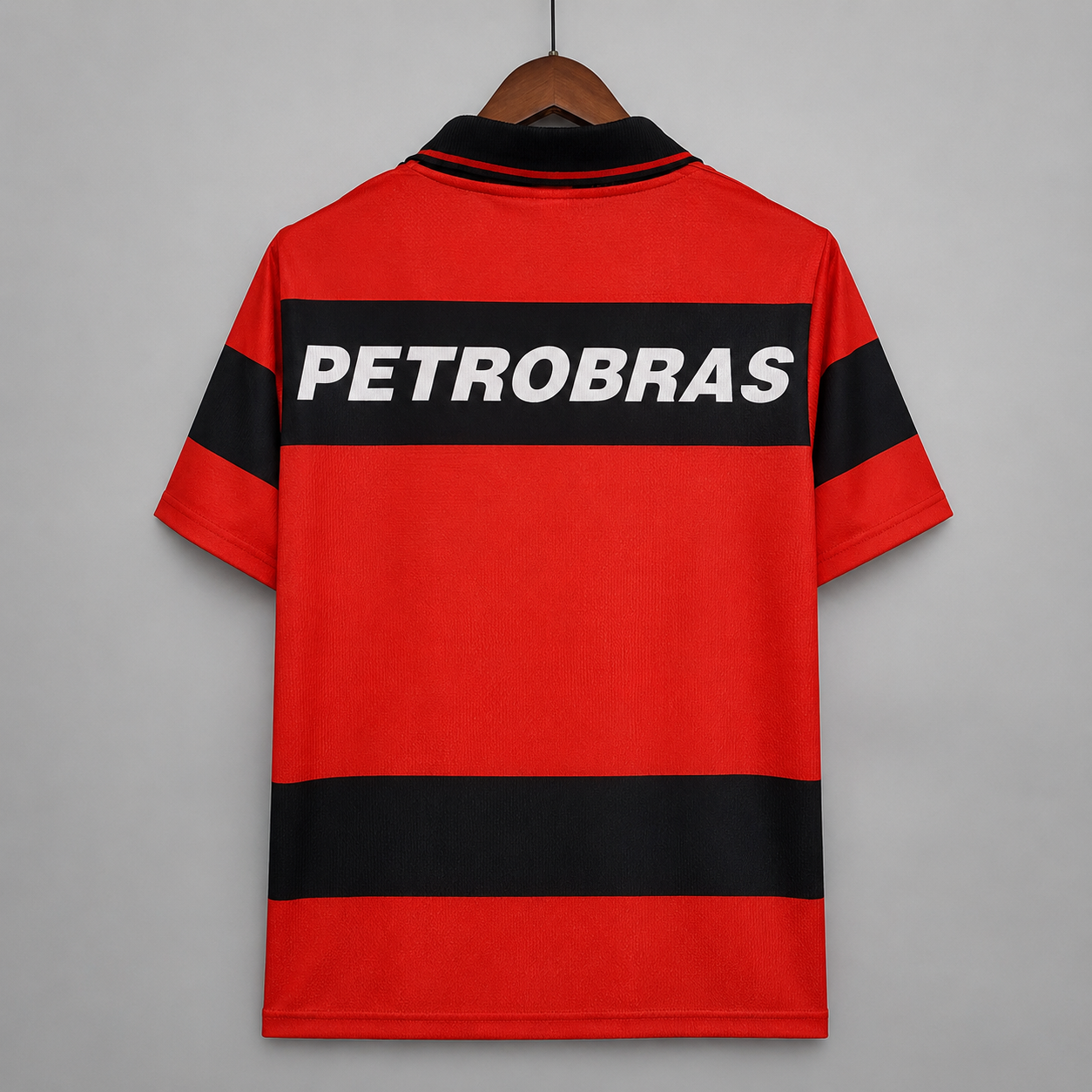 Dettaglio frontale Flamengo jersey home 1999/00 con bande orizzontali