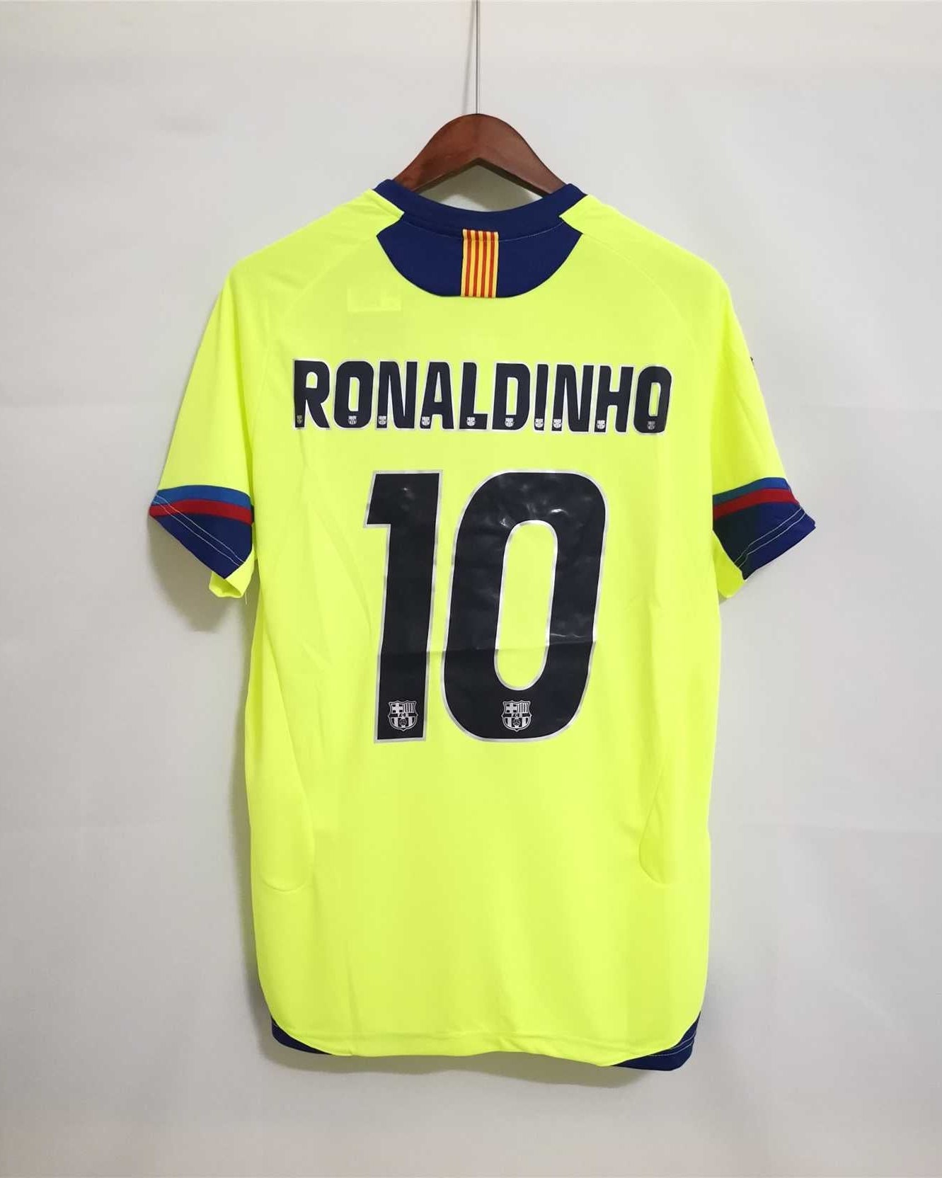Barcellona Maglia Away 2005/06 - Retro Soccer Kit