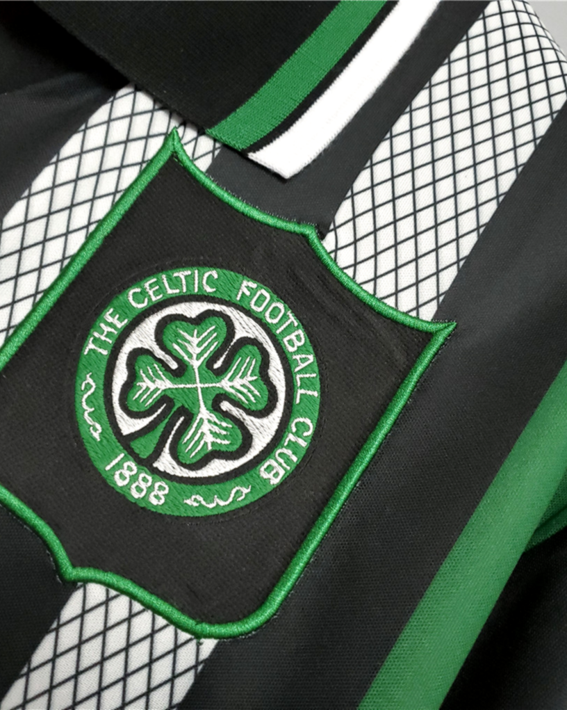 Dettaglio frontale Celtics maglia vintage anni 90