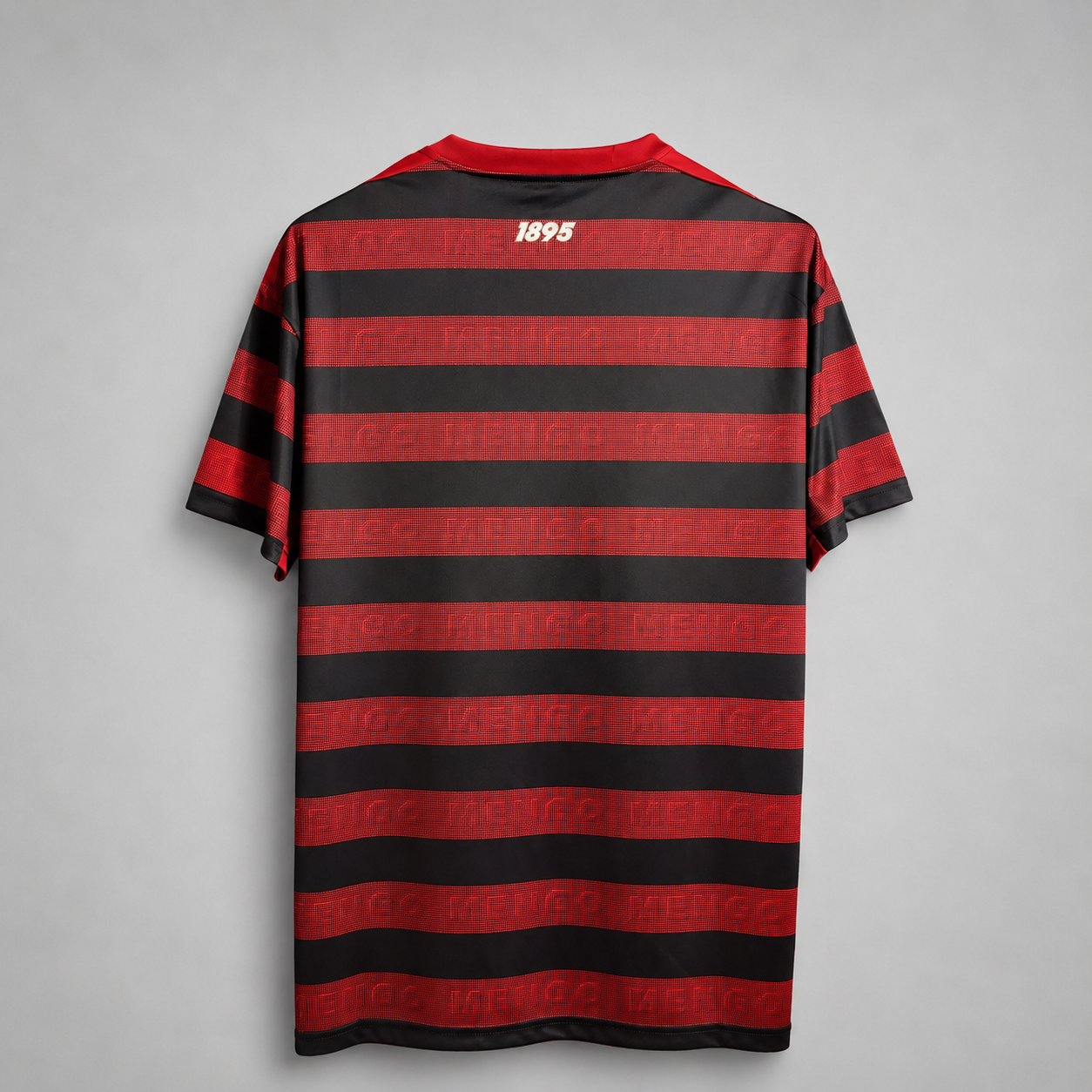 Dettaglio frontale Flamengo jersey 2018/19 con bande orizzontali sottili
