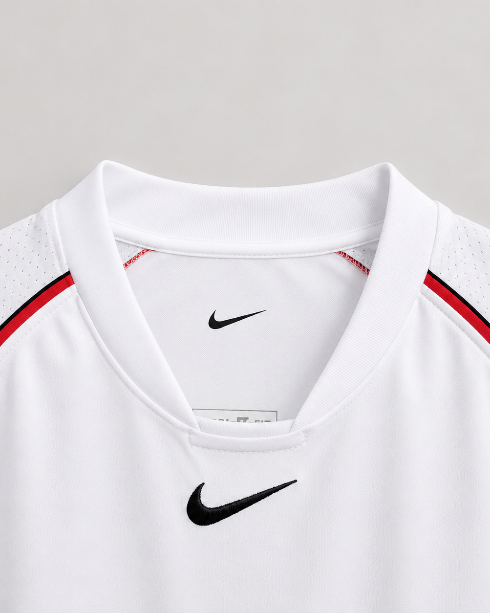 Dettaglio colletto Flamengo maglia away 2002/03 stile retrò