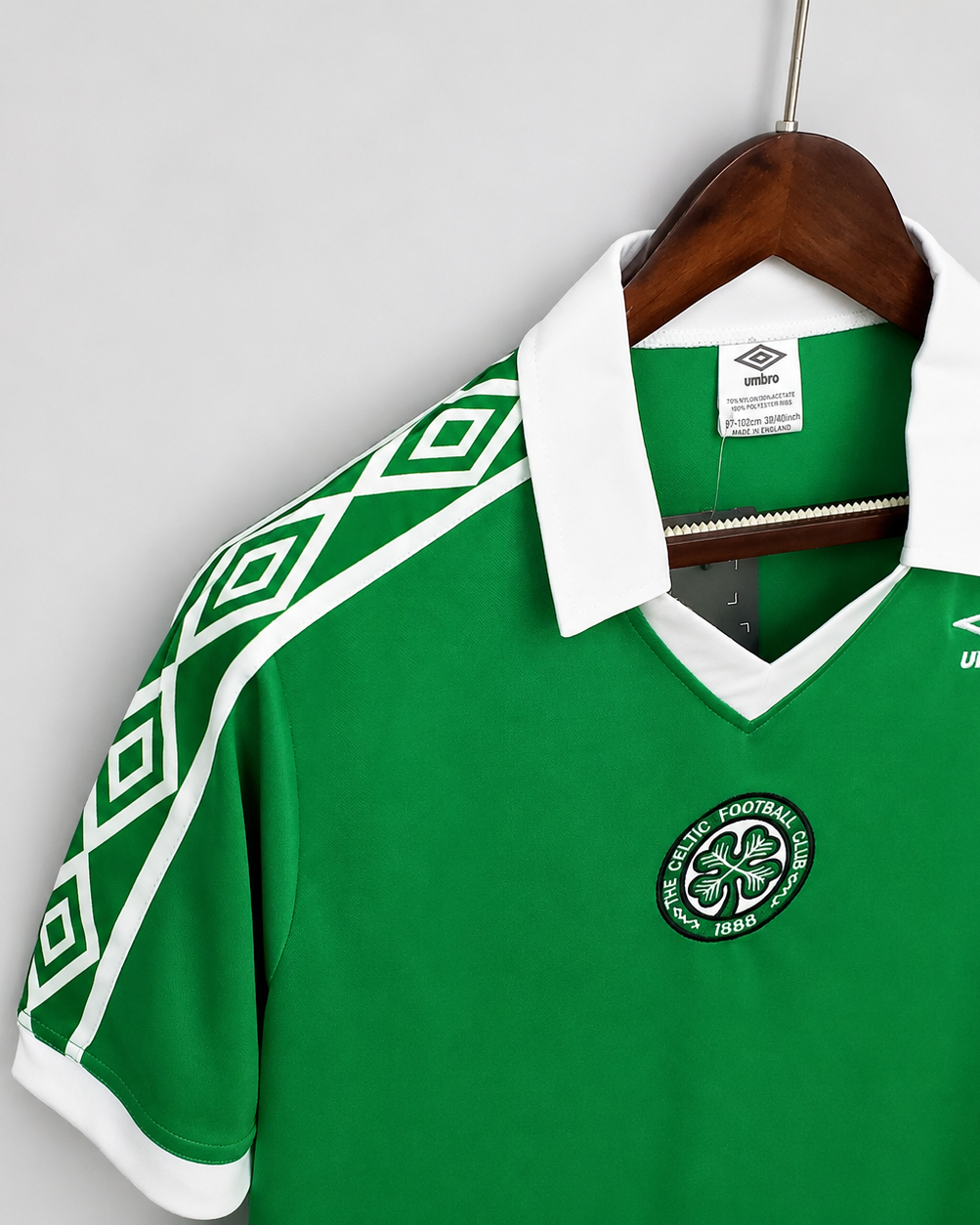 Dettaglio frontale jersey Celtics home anni 70