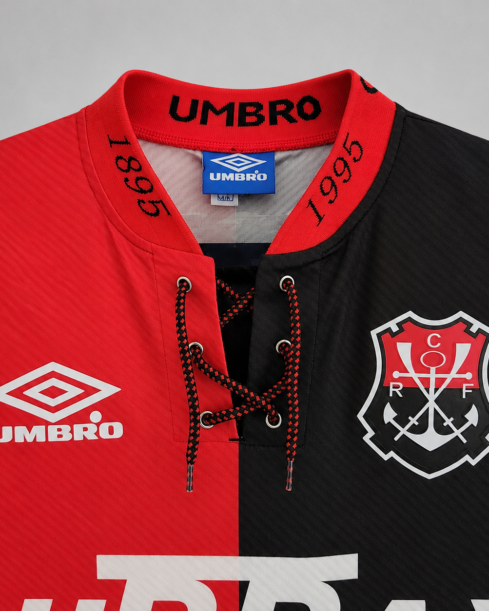 Dettaglio stemma celebrativo Flamengo jersey vintage 1994