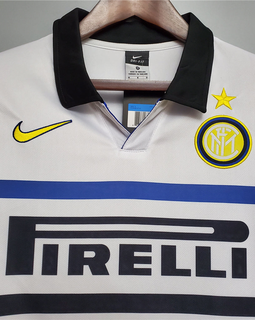 maglia da trasferta bianca Inter 1998/99.