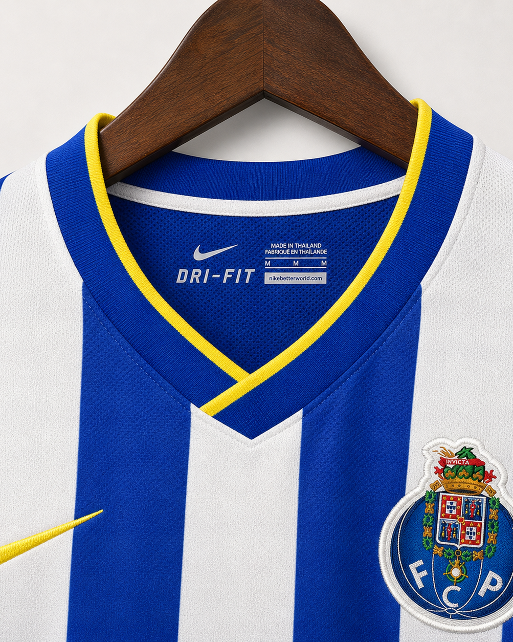Dettaglio stemma Porto maglia vintage stagione 2013/14