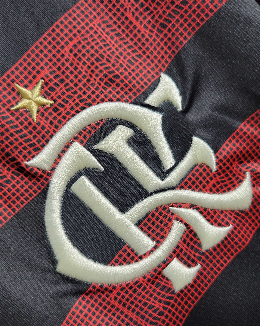 Dettaglio frontale Flamengo jersey 2018/19 con bande orizzontali sottili
