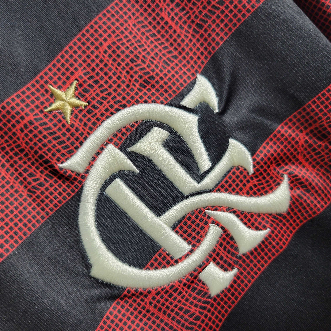 Dettaglio frontale Flamengo jersey 2018/19 con bande orizzontali sottili