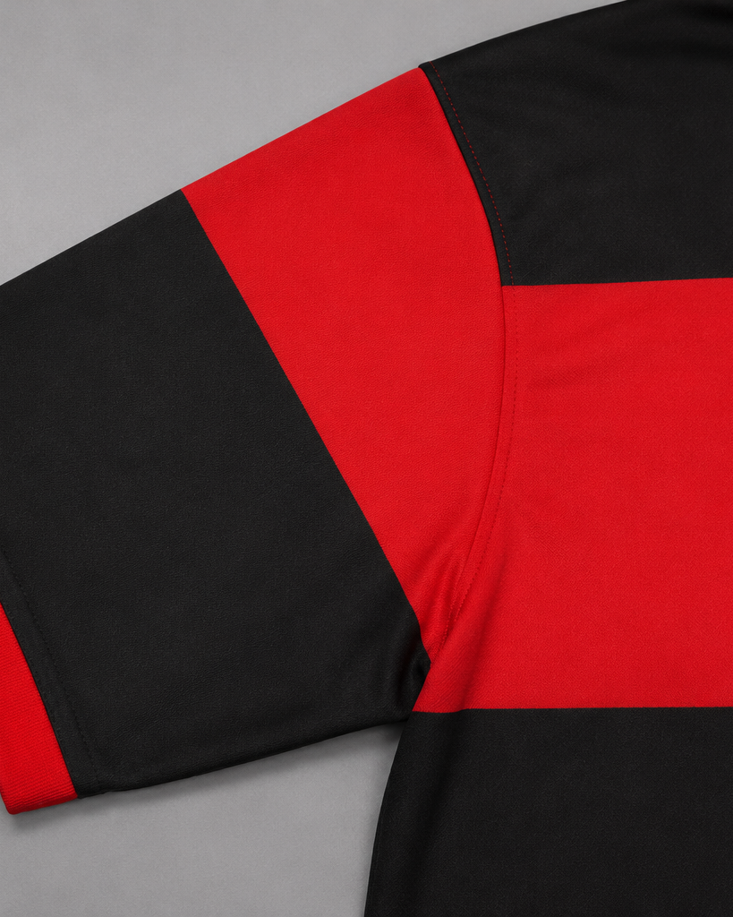 Flamengo home shirt 1982/83 con bande orizzontali rosso nere