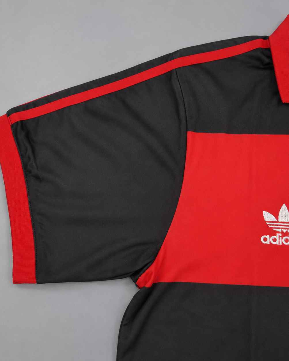 Flamengo home shirt 1990/91 con bande orizzontali rosso nere