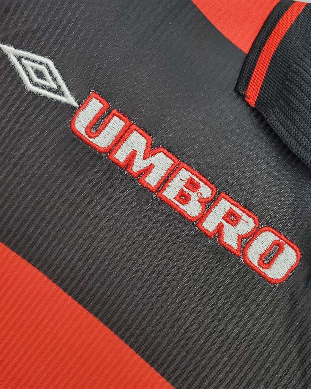 Close-up texture e dettagli Flamengo football shirt 1999/00