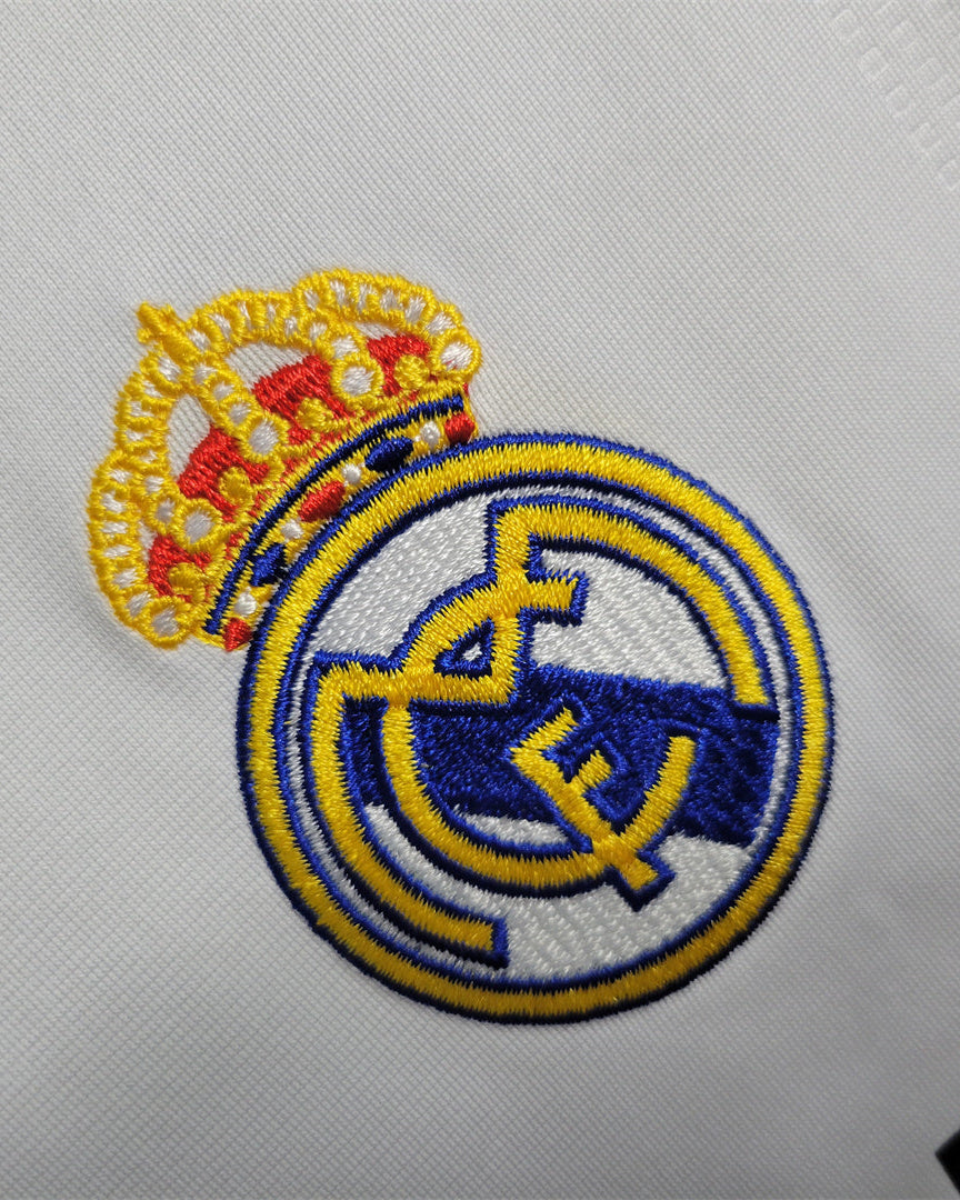 Dettaglio logo Real Madrid su maglia 2009/10