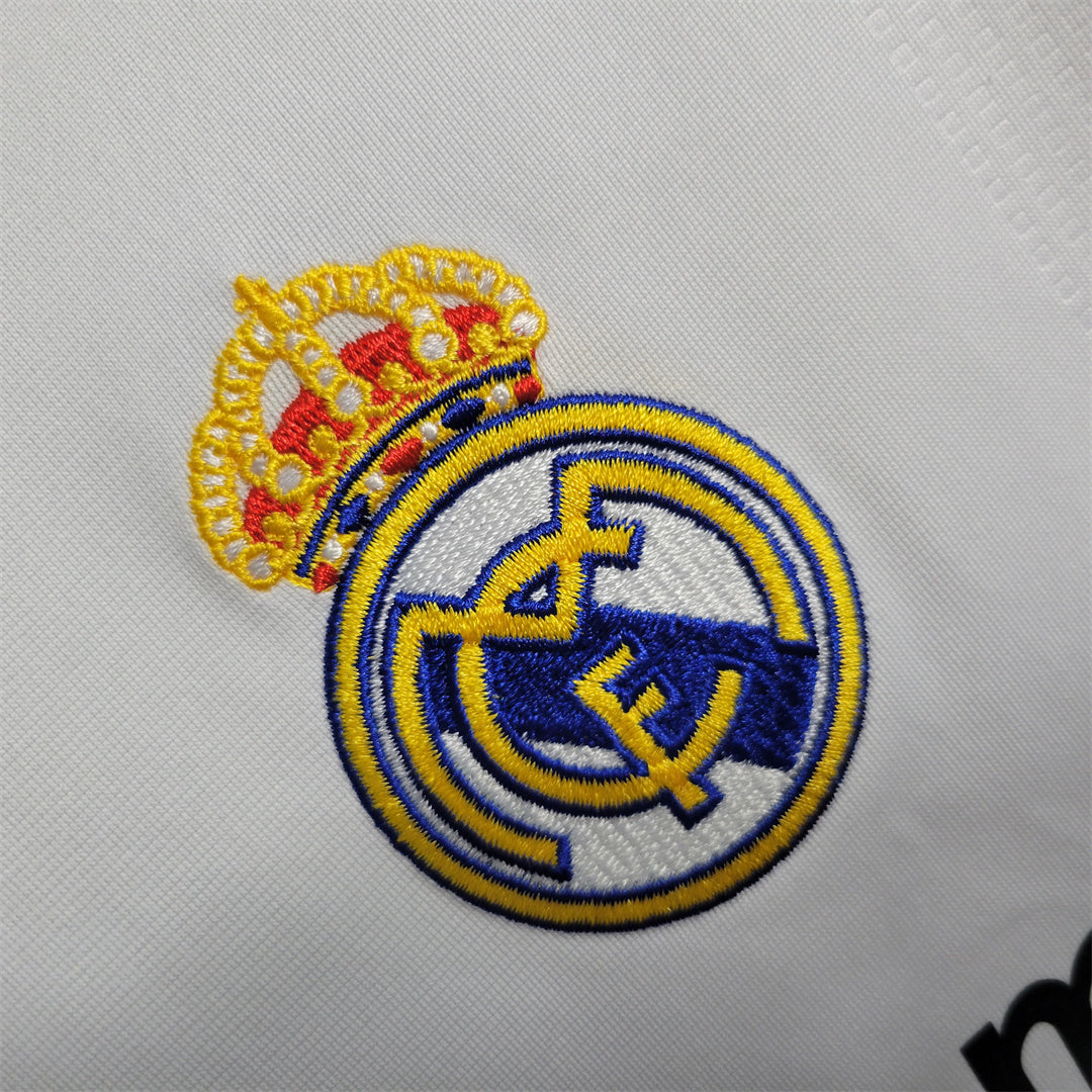 Dettaglio logo Real Madrid su maglia 2009/10