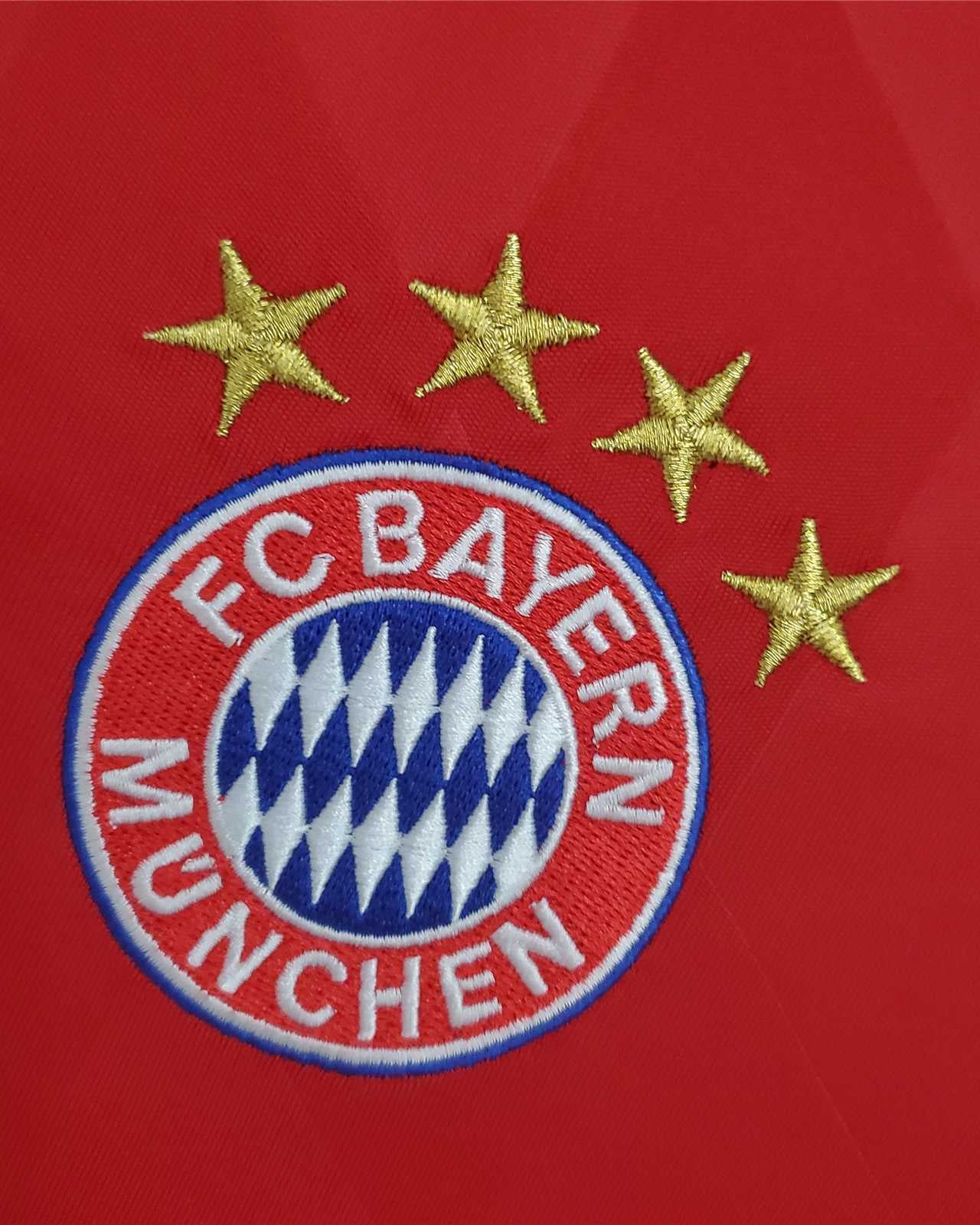 Dettaglio logo maglia Bayern Monaco UCL 2013/14