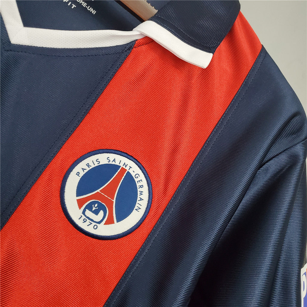 Dettaglio maglia PSG 2001/02 stemma club e banda centrale rossa