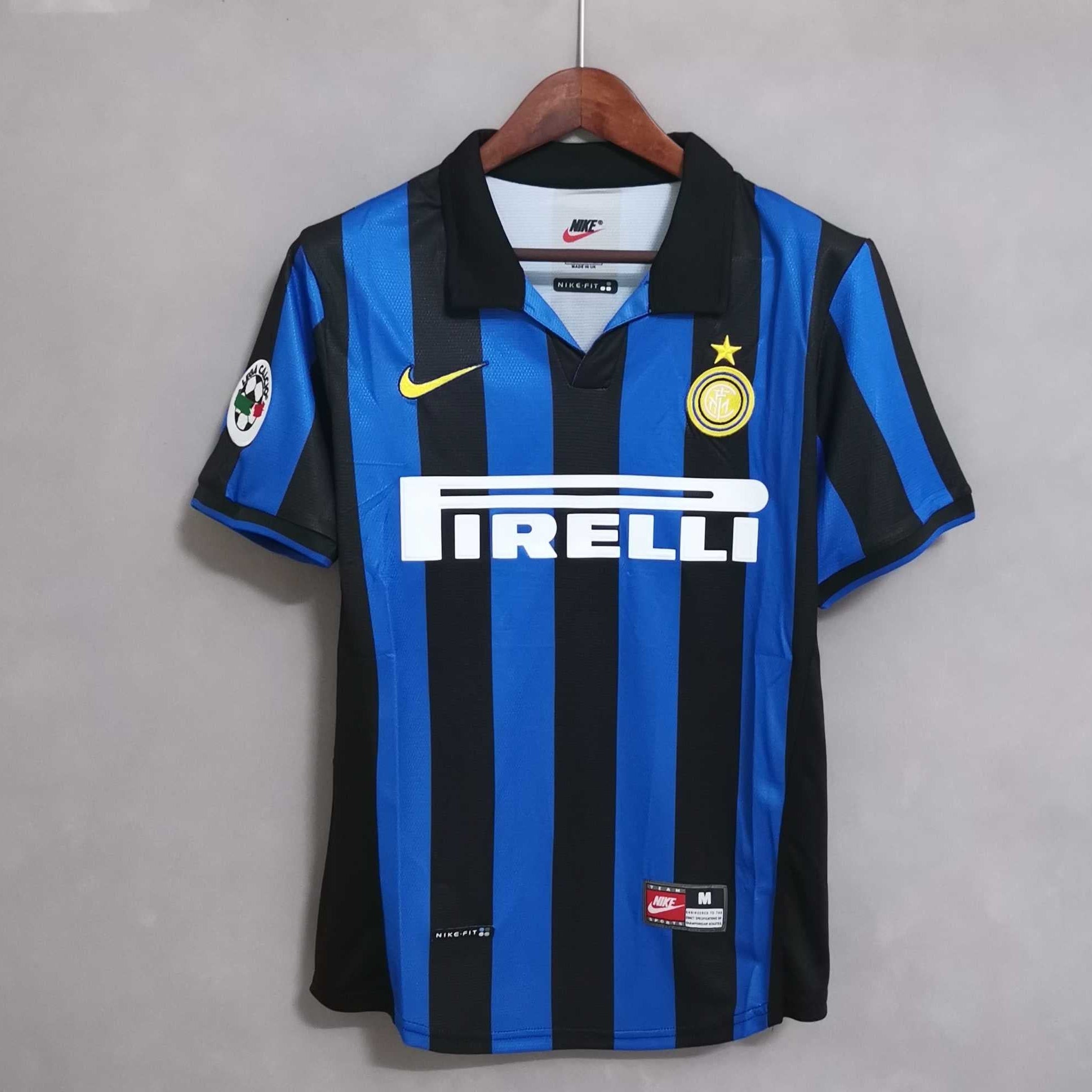Fronte maglia home Inter 1998/99 con colletto a polo e stella dorata sul petto