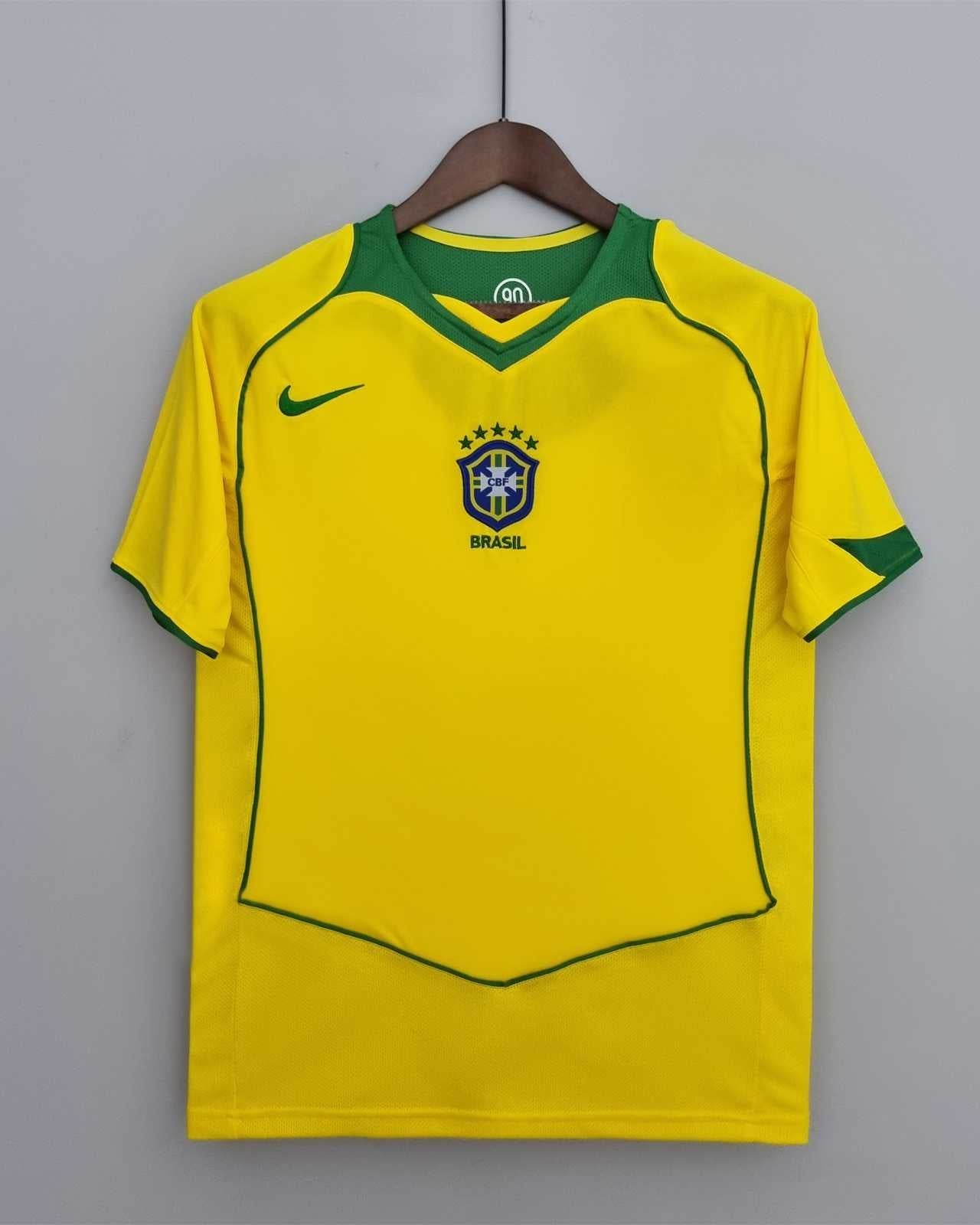 Maglia Brasile 2004 Home vista frontale con stemma nazionale