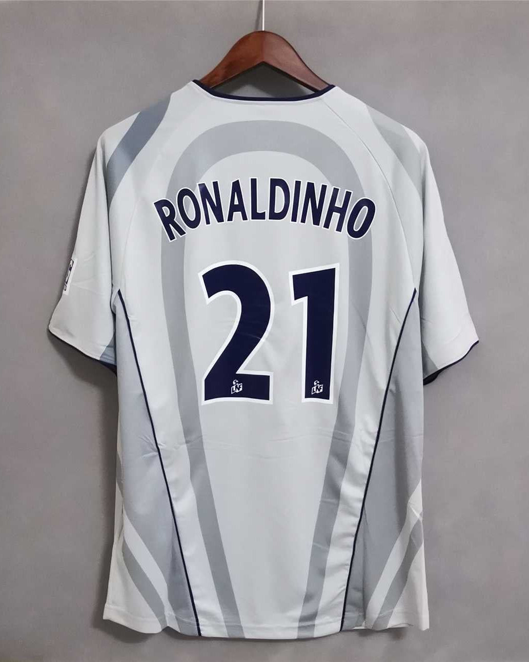 Maglia PSG Away 2001/02 Ronaldinho numero 21 retro bianco con nome
